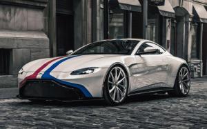 Aston Martin Vantage on HRE Wheels (P204)